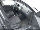 Volkswagen Tiguan WVGJV7AX2FW581285 снимка