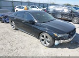 Honda Accord Touring 1HGCV1F90KA803870 fotografie