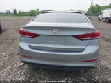 Hyundai Elantra Le 5NPD74LF1HH195254 снимка