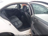 Volkswagen Jetta Sedan 3VWLL7AJ7DM380295 снимка
