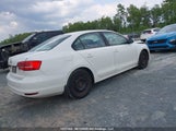 Volkswagen Jetta 2.0L Trendline/2.0L Trendline+ 3VW2K7AJ7FM203683 photo