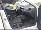 Volkswagen Jetta 2.0L Trendline/2.0L Trendline+ 3VW2K7AJ7FM203683 photo