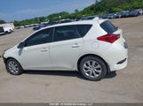 Toyota Corolla Im JTNKARJE9JJ574513 снимка