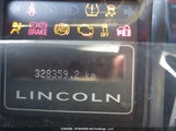 Lincoln Navigator 5LMJJ2J55EEL04452 снимка