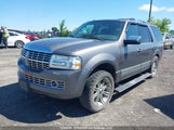 Lincoln Navigator 5LMJJ2J55EEL04452 снимка