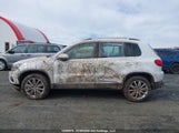 Volkswagen Tiguan Comfortline WVGMV7AX9HK002641 photo