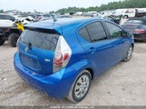 Toyota Prius C JTDKDTB35C1512454 снимка