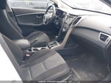 Hyundai Elantra Gt KMHD25LH0HU381696 photo