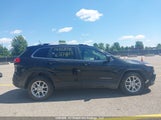 Jeep Cherokee Latitude 1C4PJLCB1EW271468 снимка