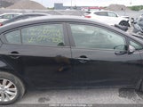 Kia Forte KNAFX4A60E5072405 fotografie