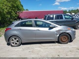 Hyundai Elantra Gt Gl KMHD25LE2DU125561 снимка