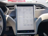 Tesla Model S 60D/70D/75D/85D/90D 5YJSA1E24GF147066 fotografie