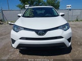Toyota Rav4 Le 2T3BFREV8JW765860 снимка