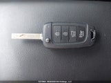 Hyundai Elantra Essential KMHLM4DG9RU822412 снимка