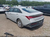 Hyundai Elantra Essential KMHLM4DG4SU051038 снимка