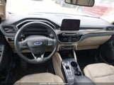 Ford Escape Titanium 1FMCU9J92LUB27537 снимка