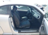 Volkswagen Beetle 2.5L Comfortline/2.5L Highline/Premiere/Premiere+ 3VWJX7ATXCM602209 fotografie