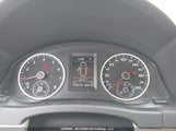 Volkswagen Tiguan S/Se/Sel/R-Line WVGJV7AX9FW554018 photo