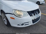 Volkswagen Eos 2.0T Luxury WVWFA71F57V048416 снимка
