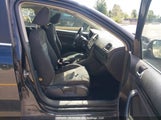 Volkswagen Golf 2.5L Comfortline/2.5L Sportline Special Edition/2.5L Trendline 3VWPX7AJ7DM622797 снимка