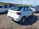 Hyundai Venue Essential Auto Ivt With Two-Tone Body Colour KMHRB8A35NU198661 снимка