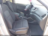 Hyundai Tucson Limited/Sport And Eco/Se KM8J3CA49HU382169 fotografie