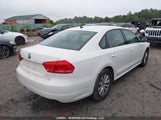 Volkswagen Passat S 1VWAH7A30CC013779 снимка