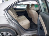 Toyota Corolla Le 2T1BURHE2EC110644 fotografie