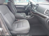Toyota Highlander Le/Le Plus 5TDBZRFH5HS409281 fotografie