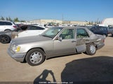 Mercedes-Benz E 320 WDBEA32E8RC117316 снимка