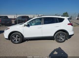 Toyota Rav4 Le 2T3BFREV2JW804751 снимка