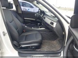 BMW 323I WBAPG7C59BA937708 снимка