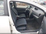 Toyota Yaris JTDBT4K38B1411559 снимка