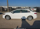 Toyota Corolla Le/Xle 5YFBPMBE1NP347743 снимка