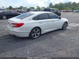 Honda Accord Touring 1HGCV1F90JA802880 fotografie