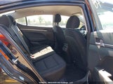 Hyundai Elantra Le 5NPD74LF0HH182625 снимка