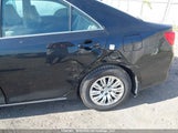 Toyota Camry Le 4T1BF1FK6CU557039 снимка