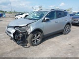Toyota Rav4 Le 2T3BFREV2JW819198 снимка
