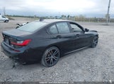 BMW 330Xi WBA5R7C50KAJ87388 снимка