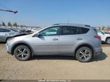 Toyota Rav4 Le 2T3BFREV3JW742499 снимка