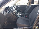 Volkswagen Tiguan S 3VV1B7AXXJM052013 снимка
