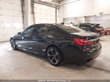 BMW 750 Xi WBA7F2C55JB238770 снимка