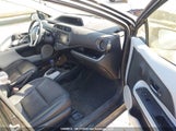 Toyota Prius C JTDKDTB35E1571099 снимка