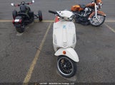 Vespa Primavera 50 4V Ie ZAPC536BXJ5201402 photo