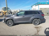 Toyota Highlander Se/Xle 5TDJZRFHXKS563343 photo