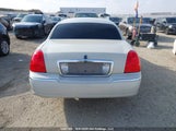 Lincoln Town Car Signature Limited 1LNHM82W87Y633831 снимка