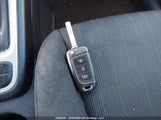Hyundai Venue Essential Auto Ivt With Two-Tone Body Colour KMHRB8A35NU196697 снимка