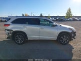 Toyota Highlander Se/Xle 5TDJZRFH6JS534808 снимка