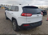 Jeep Cherokee Latitude 1C4PJMCB7EW242790 снимка