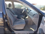 Toyota Camry Le/Xle/Se 4T1BF32K95U104473 photo